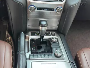 Toyota Land Cruiser 2020 - Toyota Land Cruser LC200 2020 Đẹp Xuất Sắc. Xe đi < 4v km zin đét Bao check bất kỳ đâu - Hỗ trợ các thủ tục sang tên  - 