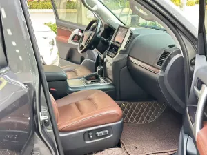 Toyota Land Cruiser 2020 - Toyota Land Cruser LC200 2020 Đẹp Xuất Sắc. Xe đi < 4v km zin đét Bao check bất kỳ đâu - Hỗ trợ các thủ tục sang tên  - 