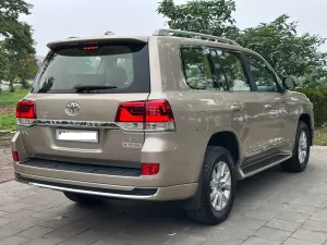 Toyota Land Cruiser LC200 2015 - Em đang có chiếc Toyota Land Cruser VX 4.6V8 sản xuất cuối 2015 model 2016. 