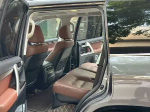 Toyota Land Cruiser LC200 2020 - Em bán chiếc xe Siêu Đẹp lăn bánh hơn 4 vạn Km chuẩn. Toyota Land Cruiser LC200 sản xuất năm 2020 