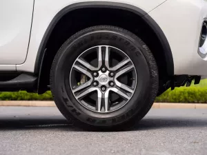 Toyota Fortuner 2.4G 4x2 AT 2020 - Bán xe Toyota Fortuner 2.4G 4x2 AT đời 2020, màu trắng, 835tr