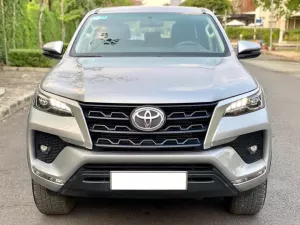 Toyota Fortuner 2.4G 4x2 MT 2021 - Cần bán xe Toyota Fortuner 2.4G 4x2 MT năm 2021, màu bạc