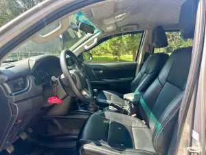 Toyota Fortuner 2.4G 4x2 MT 2021 - Cần bán xe Toyota Fortuner 2.4G 4x2 MT năm 2021, màu bạc