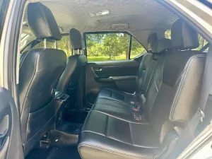 Toyota Fortuner 2.4G 4x2 MT 2021 - Cần bán xe Toyota Fortuner 2.4G 4x2 MT năm 2021, màu bạc