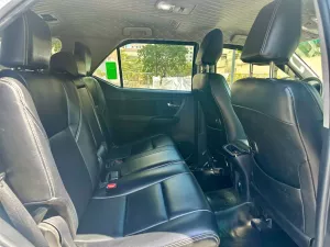 Toyota Fortuner 2.4G 4x2 MT 2021 - Cần bán xe Toyota Fortuner 2.4G 4x2 MT năm 2021, màu bạc
