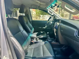 Toyota Fortuner 2.4G 4x2 MT 2021 - Cần bán xe Toyota Fortuner 2.4G 4x2 MT năm 2021, màu bạc