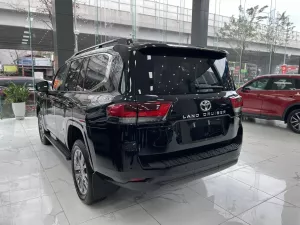 Toyota Land Cruiser LC300 2023 - Bán Toyota Land Cruiser LC300 sản xuất 2023 Màu Đen nội thất Đen