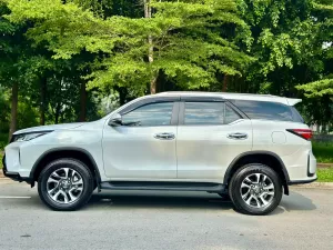 Toyota Fortuner legender 2.4L 4x2 AT 2022 - Bán Toyota Fortuner legender 2.4L 4x2 AT đời 2022, màu trắng