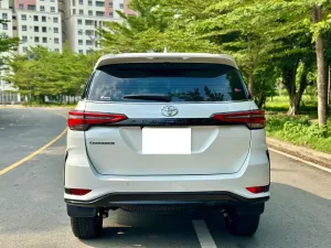 Toyota Fortuner legender 2.4L 4x2 AT 2022 - Bán Toyota Fortuner legender 2.4L 4x2 AT đời 2022, màu trắng