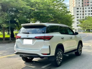 Toyota Fortuner legender 2.4L 4x2 AT 2022 - Bán Toyota Fortuner legender 2.4L 4x2 AT đời 2022, màu trắng