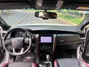 Toyota Fortuner legender 2.4L 4x2 AT 2022 - Bán Toyota Fortuner legender 2.4L 4x2 AT đời 2022, màu trắng