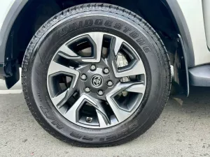 Toyota Fortuner legender 2.4L 4x2 AT 2022 - Bán Toyota Fortuner legender 2.4L 4x2 AT đời 2022, màu trắng