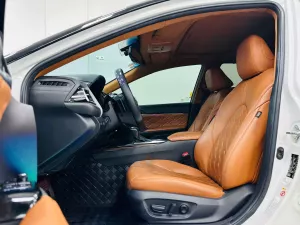 Toyota Camry 2.5Q 2020 - Bán xe Toyota Camry 2.5Q 2020, màu trắng, nhập khẩu