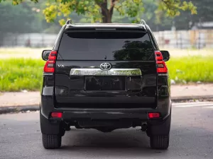 Toyota Land Cruiser Prado VX 2.7L 2023 - Bán ô tô Toyota Land Cruiser Prado VX 2.7L đời 2023, màu đen, nhập khẩu