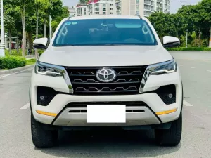 Toyota Fortuner 2.7V 4x2 AT 2025 - Bán ô tô Toyota Fortuner 2.7V 4x2 AT đời 2025, màu trắng