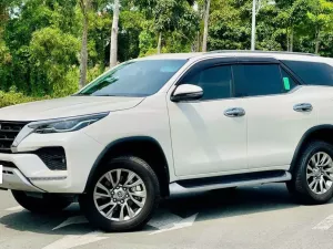 Toyota Fortuner 2.7V 4x2 AT 2025 - Bán ô tô Toyota Fortuner 2.7V 4x2 AT đời 2025, màu trắng