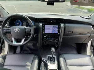 Toyota Fortuner 2.7V 4x2 AT 2025 - Bán ô tô Toyota Fortuner 2.7V 4x2 AT đời 2025, màu trắng
