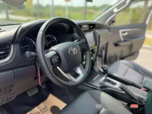 Toyota Fortuner 2.7V 4x2 AT 2025 - Bán ô tô Toyota Fortuner 2.7V 4x2 AT đời 2025, màu trắng