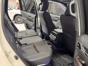 Toyota Land Cruiser LC300 2024 - Toyota Land Cruiser LC300 Trắng 2024 lướt có 8 nghìn km, Xe đã lên full đồ Trung Đông