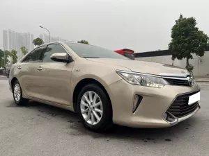Toyota Camry 2.0E 2016 - Bán Toyota Camry 2.0E năm 2016, màu vàng, giá 580tr