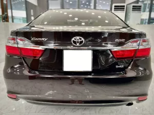 Toyota Camry 2.0E 2019 - Bán Toyota Camry 2.0E năm 2019, màu nâu