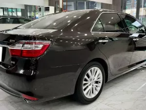 Toyota Camry 2.0E 2019 - Bán Toyota Camry 2.0E năm 2019, màu nâu