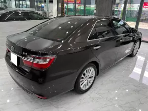 Toyota Camry 2.0E 2019 - Bán Toyota Camry 2.0E năm 2019, màu nâu