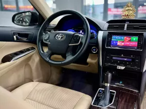 Toyota Camry 2.0E 2019 - Bán Toyota Camry 2.0E năm 2019, màu nâu