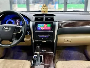 Toyota Camry 2.0E 2019 - Bán Toyota Camry 2.0E năm 2019, màu nâu