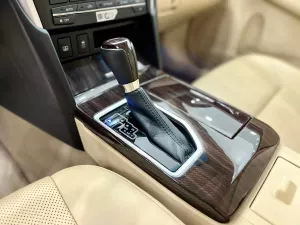 Toyota Camry 2.0E 2019 - Bán Toyota Camry 2.0E năm 2019, màu nâu