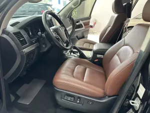 Toyota Land Cruiser VXS 2016 -  Bán xe Toyota Landcruiser VXS xuất Trung Đông màu Đen nội thất Nâu xe sản xuất năm 2016 tên cá nhân