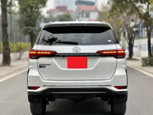 Toyota Fortuner legender 2.4L 4x2 AT 2025 - Bán ô tô Toyota Fortuner legender 2.4L 4x2 AT đời 2025, màu trắng