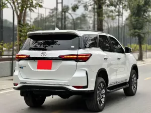 Toyota Fortuner legender 2.4L 4x2 AT 2025 - Bán ô tô Toyota Fortuner legender 2.4L 4x2 AT đời 2025, màu trắng