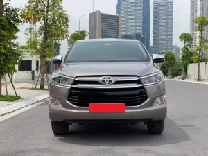 Toyota Innova 2.0V 2019 - Bán ô tô Toyota Innova 2.0V đời 2019, màu nâu