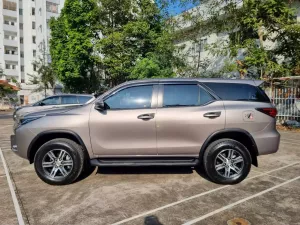 Toyota Fortuner 2.4L 4x2 MT 2023 - Cần bán xe Toyota Fortuner 2.4L 4x2 MT đời 2023, giá 855tr