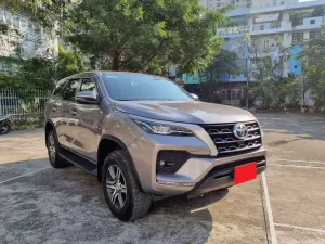 Toyota Fortuner 2.4L 4x2 MT 2023 - Cần bán xe Toyota Fortuner 2.4L 4x2 MT đời 2023, giá 855tr