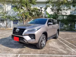 Toyota Fortuner 2.4L 4x2 MT 2023 - Cần bán xe Toyota Fortuner 2.4L 4x2 MT đời 2023, giá 855tr