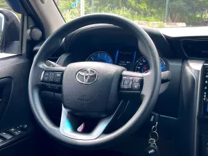 Toyota Fortuner 2.4L 4x2 MT 2023 - Cần bán xe Toyota Fortuner 2.4L 4x2 MT đời 2023, giá 855tr