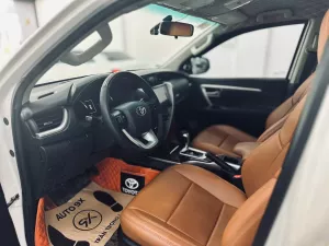 Toyota Fortuner 2.7V 4x2 AT 2018 - Cần bán xe Toyota Fortuner 2.7V 4x2 AT sản xuất 2018, màu trắng, nhập khẩu