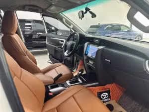 Toyota Fortuner 2.7V 4x2 AT 2018 - Cần bán xe Toyota Fortuner 2.7V 4x2 AT sản xuất 2018, màu trắng, nhập khẩu