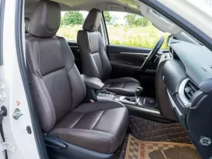 Toyota Fortuner 2.4G 4x2 AT 2020 - Bán Toyota Fortuner 2.4G 4x2 AT đời 2020, màu trắng giá cạnh tranh