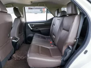 Toyota Fortuner 2.4G 4x2 AT 2020 - Bán Toyota Fortuner 2.4G 4x2 AT đời 2020, màu trắng giá cạnh tranh