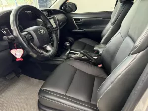 Toyota Fortuner 2.4L 4x2 AT 2023 - Cần bán Toyota Fortuner 2.4L 4x2 AT đời 2023, màu bạc giá cạnh tranh
