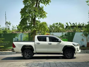 Toyota Hilux 2.4L 4x2 AT 2021 - Bán xe Toyota Hilux 2.4L 4x2 AT đời 2021, màu trắng, nhập khẩu chính hãng