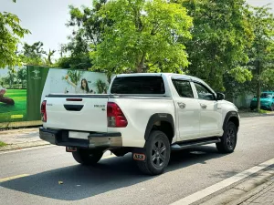 Toyota Hilux 2.4L 4x2 AT 2021 - Bán xe Toyota Hilux 2.4L 4x2 AT đời 2021, màu trắng, nhập khẩu chính hãng