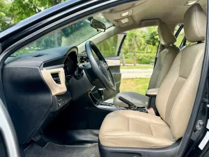 Toyota Corolla Altis 1.8G AT 2017 - Cần bán Toyota Corolla Altis 1.8G AT đời 2017, màu đen