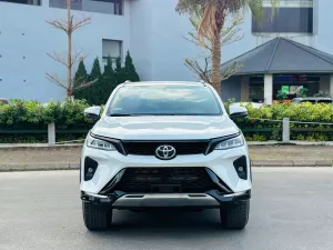 Toyota Fortuner legender 2.4L 4x2 AT 2022 - Bán xe Toyota Fortuner legender 2.4L 4x2 AT đời 2022, màu trắng, 990tr