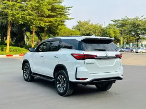 Toyota Fortuner legender 2.4L 4x2 AT 2022 - Bán xe Toyota Fortuner legender 2.4L 4x2 AT đời 2022, màu trắng, 990tr