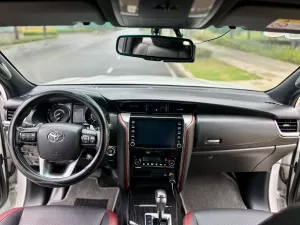 Toyota Fortuner legender 2.4L 4x2 AT 2022 - Bán xe Toyota Fortuner legender 2.4L 4x2 AT đời 2022, màu trắng, 990tr