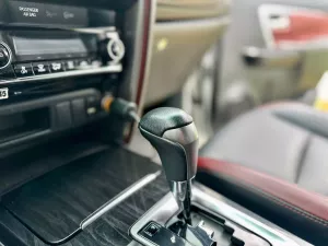 Toyota Fortuner legender 2.4L 4x2 AT 2022 - Bán xe Toyota Fortuner legender 2.4L 4x2 AT đời 2022, màu trắng, 990tr